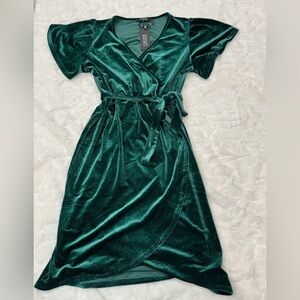 NWT Badgley Mischka Green Glitter Velvet Wrap Dress Midi Flutter Sleeve